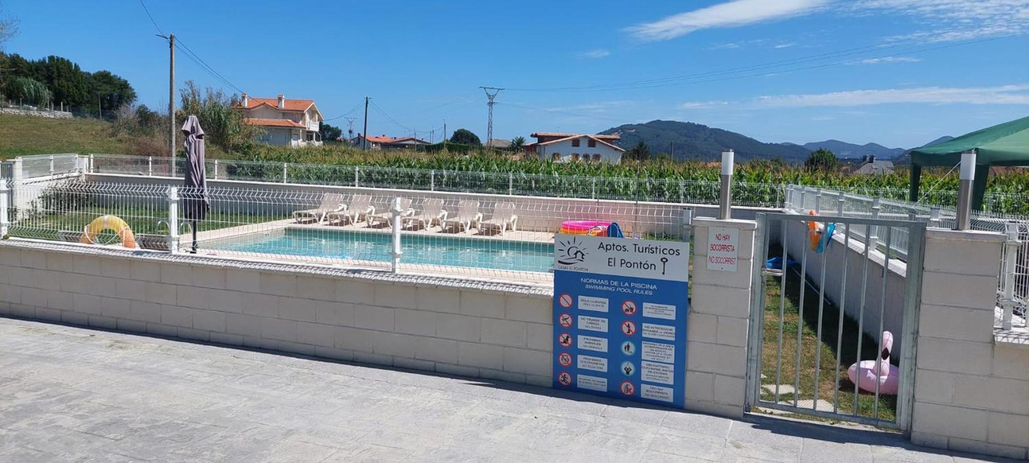 Apartamentos Turisticos El Ponton อาร์นูเอโร ภายนอก รูปภาพ