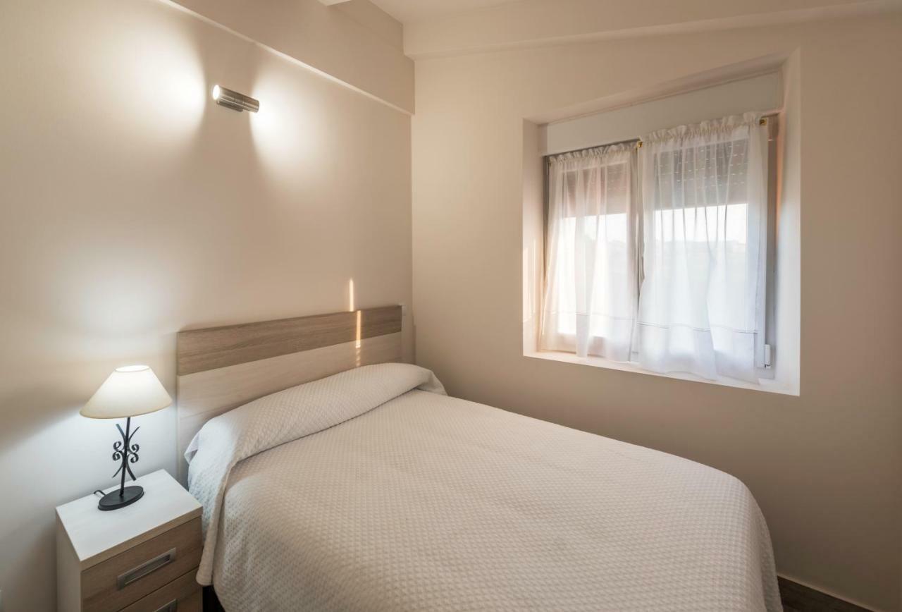 Apartamentos Turisticos El Ponton อาร์นูเอโร ภายนอก รูปภาพ