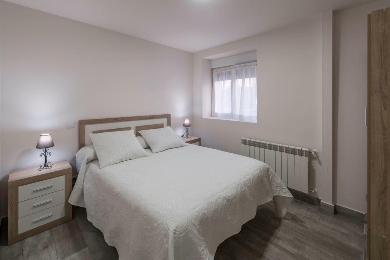 Apartamentos Turisticos El Ponton อาร์นูเอโร ภายนอก รูปภาพ